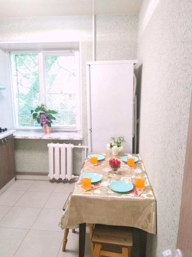 Светлые Апартаменты В 100М От Софиевского Парка Uman Exterior photo